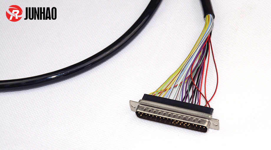 公对母串口线束衔接线产品图